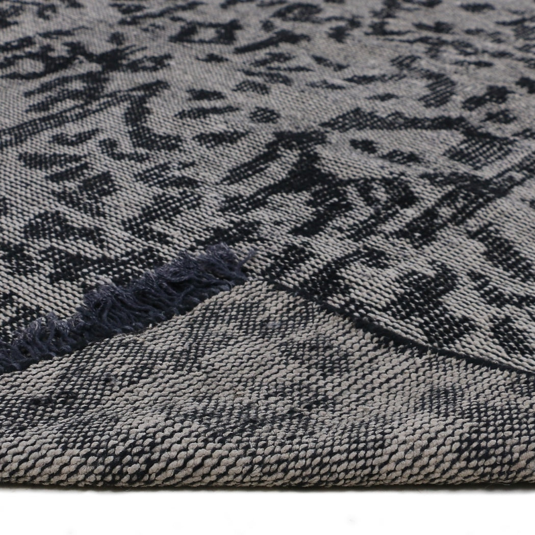 6x9 feet wool rug