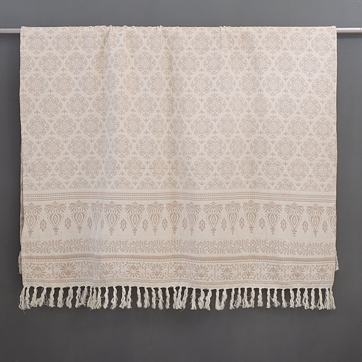 Reversible Traditional Paisley Border Throw