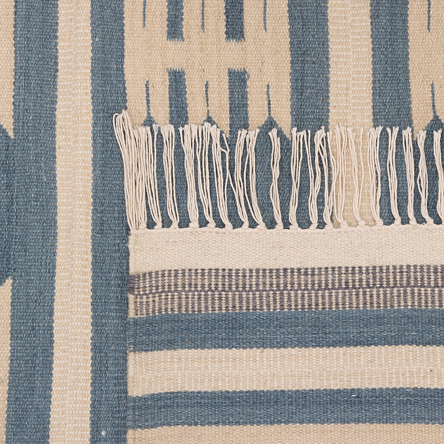 Blue & Ivory Hand Woven Wool Rug - 6'x9'